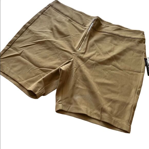 Danielle Bernstein shorts  - Picture 3 of 7